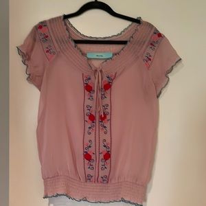 Embroidered front short sleeve blouse with tie
